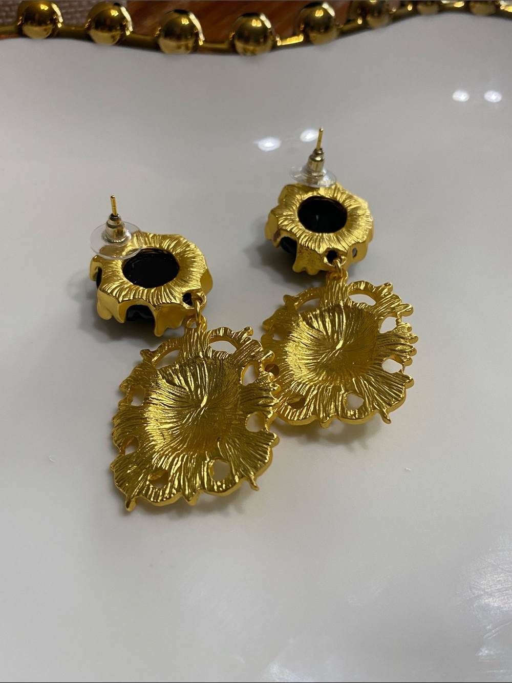 Matte Gold Filigree Lion Drop Earrings with Black Cabochon - Picture 4 of 5